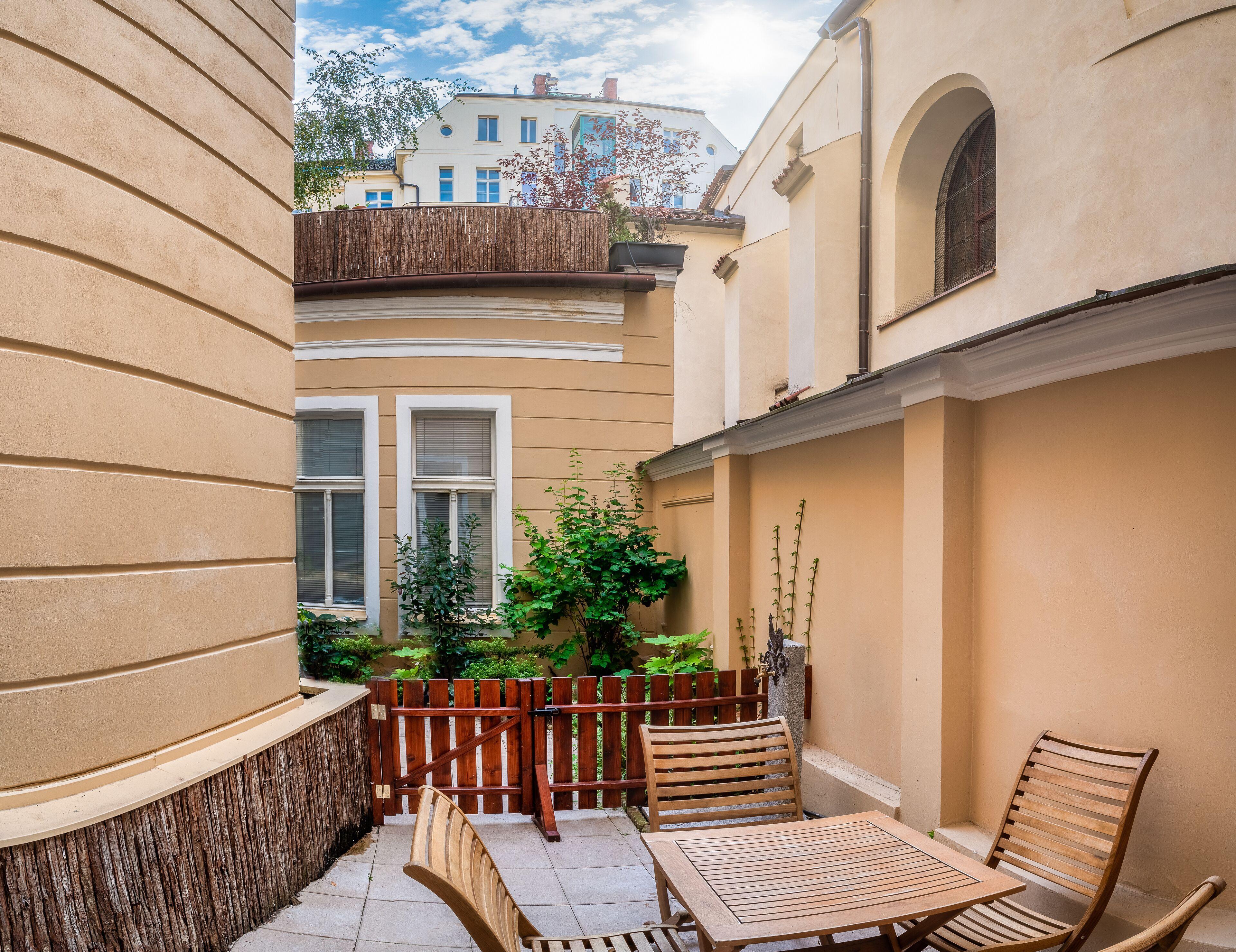 Mordecai 12 Apartments By Adrez — Photos 2
